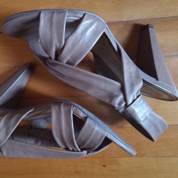 Leather Heeled Sandals, Taupe color, Size 7.5 - Picture 4 of 11